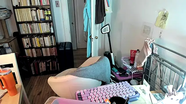 Rosiee69  online show from 11/30/25, 03:35