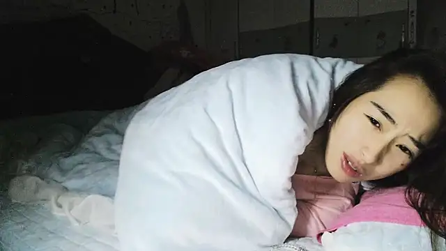 hebe-02 online show from 11/20/25, 02:40