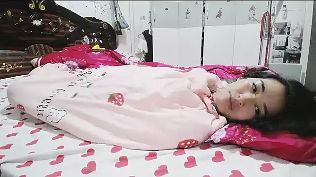 hebe-02 online show from 10/16/25, 05:21