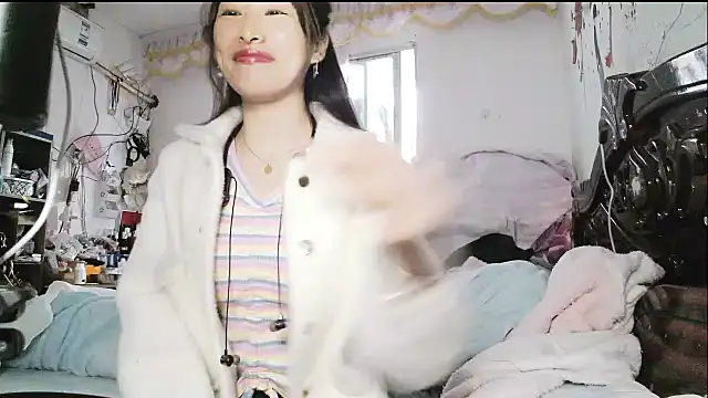 hebe-02 online show from 03/18/26, 07:00