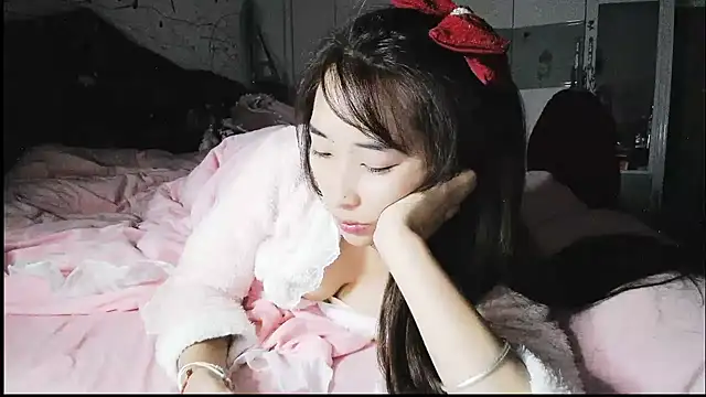 hebe-02 online show from 11/05/25, 02:42