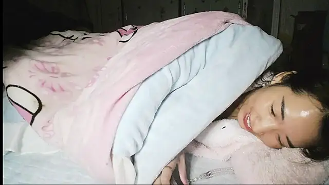 hebe-02 online show from 12/21/25, 01:35