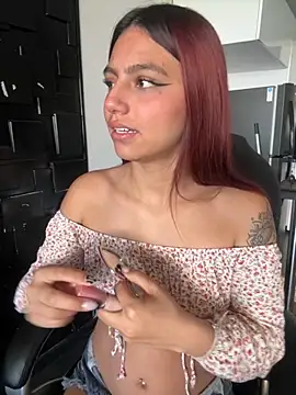 Emily-teen online show from 11/07/25, 01:48