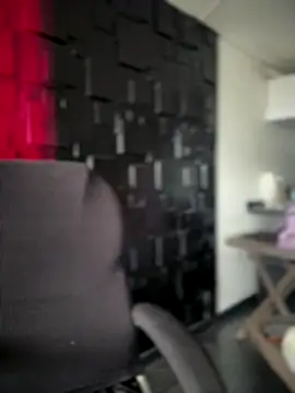 Emily-teen online show from 11/24/25, 01:22