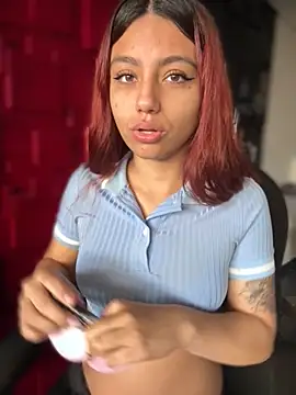 Emily-teen online show from 11/11/25, 01:39