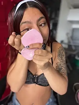 Emily-teen online show from 11/14/25, 01:48