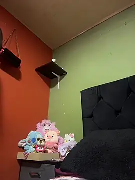 Snapshot of Emily-teen chatting on 02/14/26, 08:31 Emily-teen online show from 02/14/26, 08:31