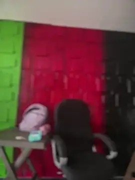 Snapshot of Emily-teen chatting on 10/10/25, 02:07 Emily-teen online show from 10/10/25, 02:07