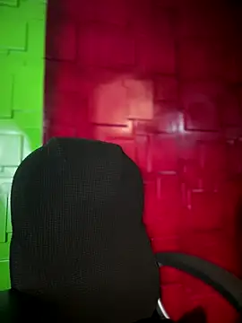 Emily-teen online show from 12/13/25, 08:04