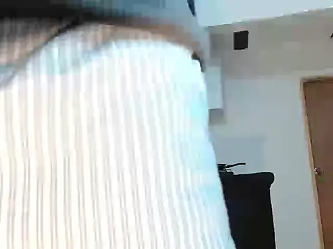 Snapshot of AngelHil chatting on 09/16/25, 03:29 AngelHil online show from 09/16/25, 03:29