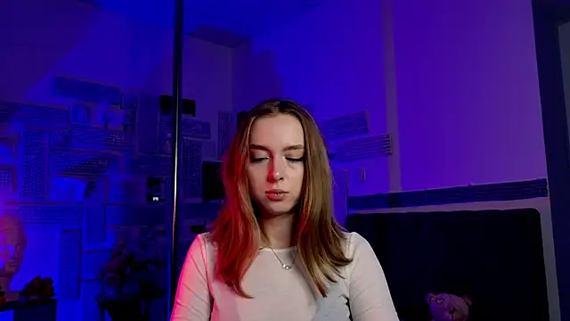 Snapshot of JenniferGraces chatting on 03/22/25, 04:37 JenniferGraces online show from 03/22/25, 04:37
