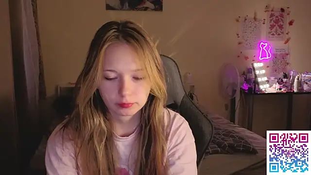 boozekirs  online show from 10/27/25, 02:45