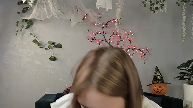 boozekirs  online show from 10/30/25, 03:49