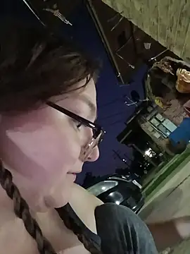 HTXBELLE online show from 11/15/25, 12:09