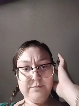 HTXBELLE online show from 11/21/25, 12:26