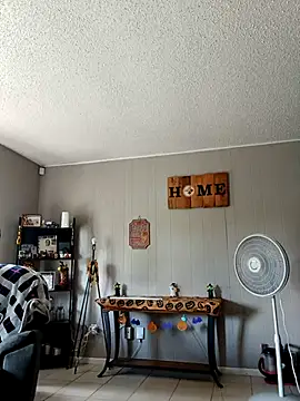 HTXBELLE online show from 10/16/25, 08:39