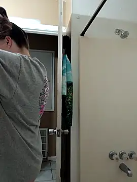 HTXBELLE online show from 10/12/25, 08:43