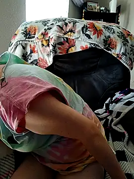 HTXBELLE online show from 10/04/25, 09:05