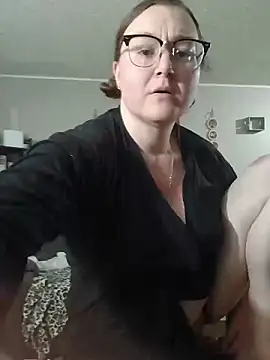 HTXBELLE online show from 11/29/25, 10:26