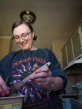 HTXBELLE online show from 10/30/25, 06:27