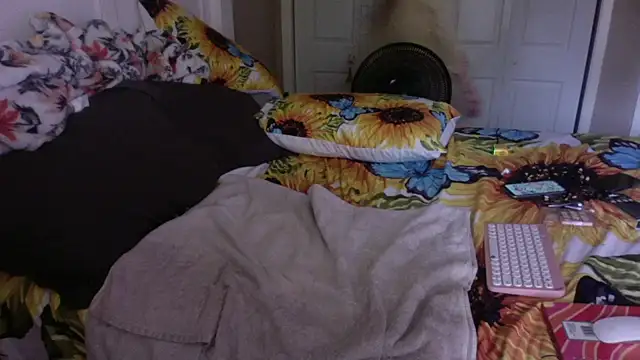 HTXBELLE online show from 09/14/25, 10:43