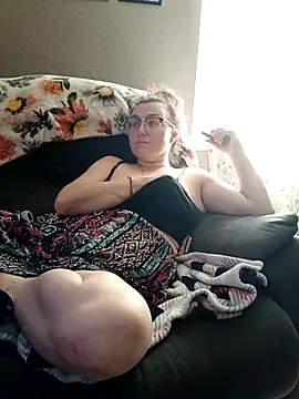 HTXBELLE online show from 10/01/25, 06:45