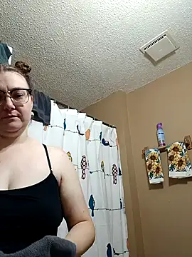 HTXBELLE online show from 09/25/25, 12:22