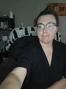 HTXBELLE online show from 10/29/25, 02:21