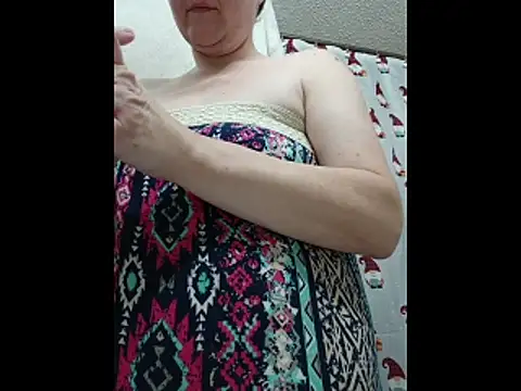 HTXBELLE online show from 12/18/25, 12:49