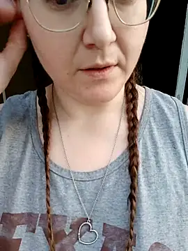 HTXBELLE online show from 09/27/25, 12:06