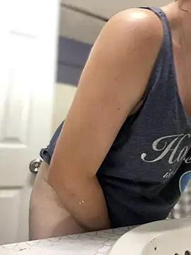 HTXBELLE online show from 04/18/26, 08:42