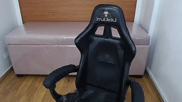 catalina25 t online show from 10/29/25, 07:57