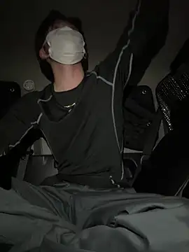 Snapshot of chiba_chan chatting on 03/11/25, 11:23 chiba chan online show from 03/11/25, 11:23