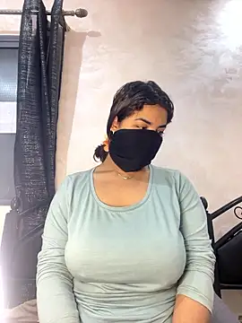 Snapshot of Louli_ta chatting on 01/10/26, 06:36 Louli ta online show from 01/10/26, 06:36