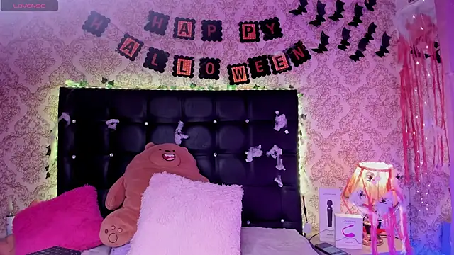 Luna Sommer online show from 10/13/25, 02:13