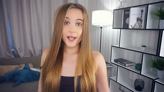 QuennaCoote online show from 12/05/25, 06:45