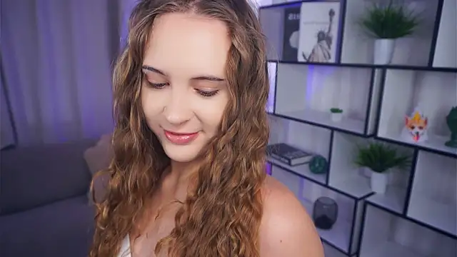 QuennaCoote online show from 11/11/25, 05:57