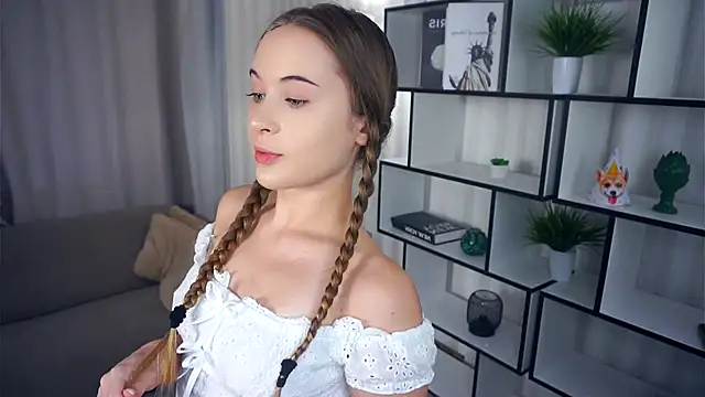 QuennaCoote online show from 11/13/25, 06:06