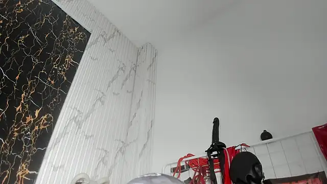 Guxplo  online show from 02/25/26, 02:50