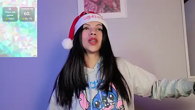 Snapshot of aitana_garcia_ chatting on 12/18/25, 10:19 aitana garcia online show from 12/18/25, 10:19