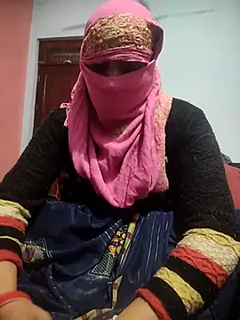 Snapshot of indian_couple4 chatting on 02/18/25, 04:14 indian couple4 online show from 02/18/25, 04:14