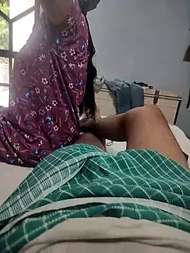 Snapshot of indian_couple4 chatting on 09/20/25, 12:10 indian couple4 online show from 09/20/25, 12:10