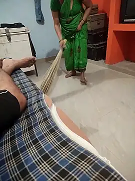 Snapshot of indian_couple4 chatting on 09/14/25, 12:11 indian couple4 online show from 09/14/25, 12:11