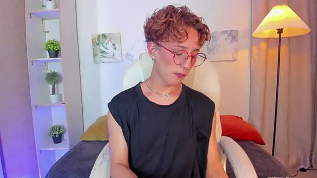 iiangel  online show from 12/04/25, 03:16