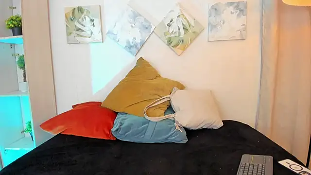 iiangel  online show from 11/06/25, 02:59