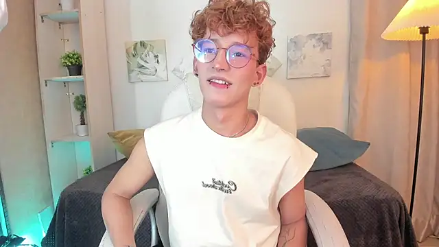 iiangel  online show from 11/05/25, 04:15