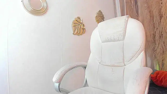 Snapshot of iiangel_ chatting on 09/11/25, 02:33 iiangel online show from 09/11/25, 02:33
