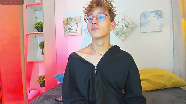 iiangel  online show from 11/16/25, 02:27