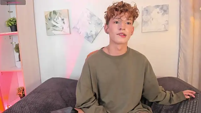 iiangel  online show from 11/13/25, 06:50