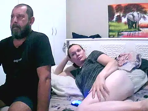 redsparrowXxXx online show from 02/17/26, 07:11